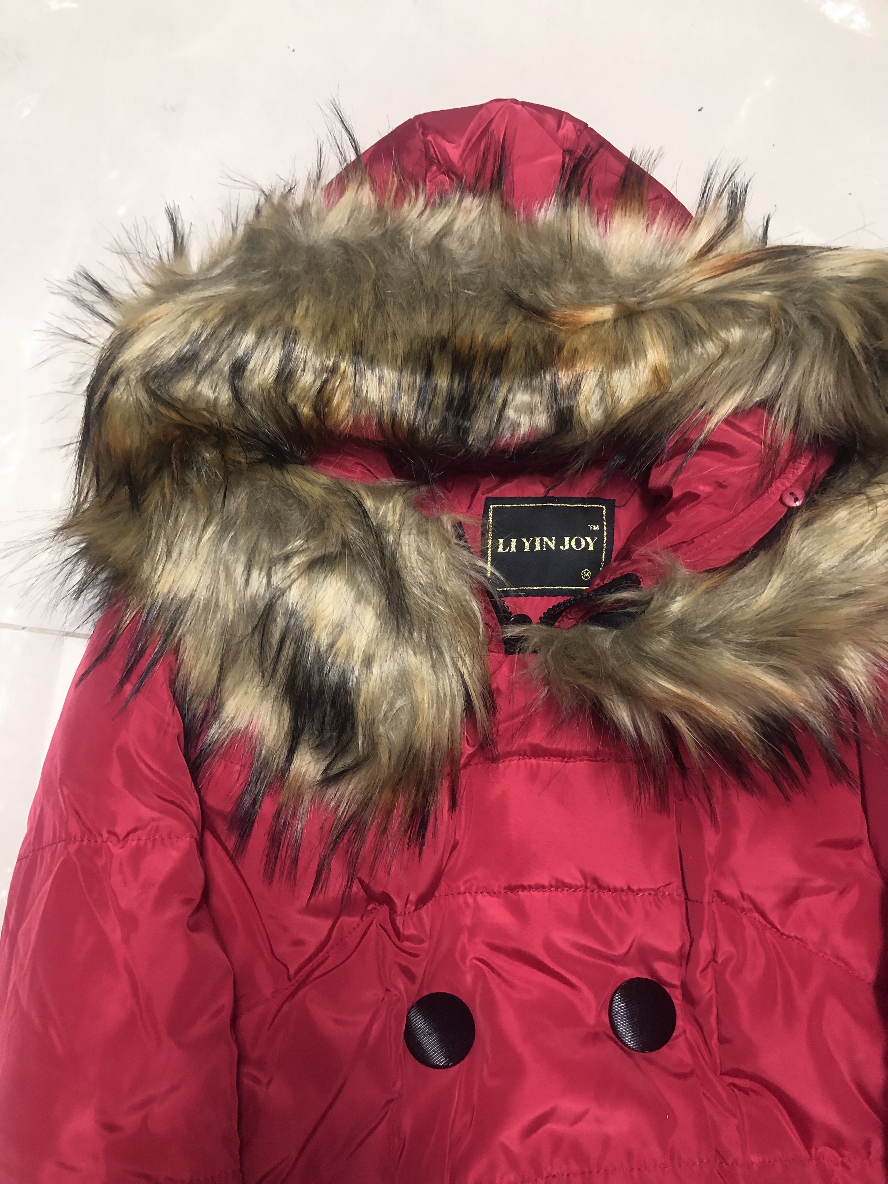 เสื้อกันหนาว ขนเป็ด เสื้อฮู้ดเฟอร์ บุนวมอุ่น สีแดง แบรนด์ LI YIN JOY (padded puffer coat สำเนา สำเนา