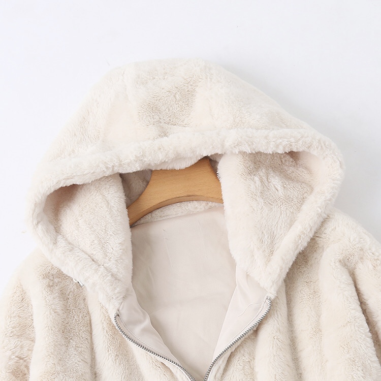 Cali 1985 เสื้อเฟอร์กันหนาว หมวกฮู้ด เสื้อขน (FLUFFY COAT) สีครีม แบรนด์ CALI 1985 Los Angeles ขาว