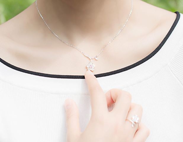 สร้อยคอ ผู้หญิง สร้อยเงินแท้ 925 พร้อม จี้ดอกไม้ สีขาว บริสุทธิ์ สร้อยคอวัยรุ่น แบบสวย หวาน น่ารัก 202886