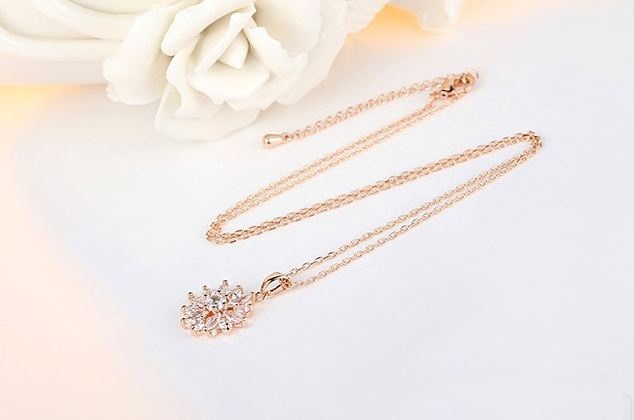 สร้อยคอผู้หญิง สร้อยคอ ฝังเพชร CZ AAA ลายดอกไม้ ใส่ออกงาน สีเงิน แพลตตินั่ม เพชรเป็นประกาย สวยหรู ของขวัญให้แฟน สวยมากค่ะ 610830_1