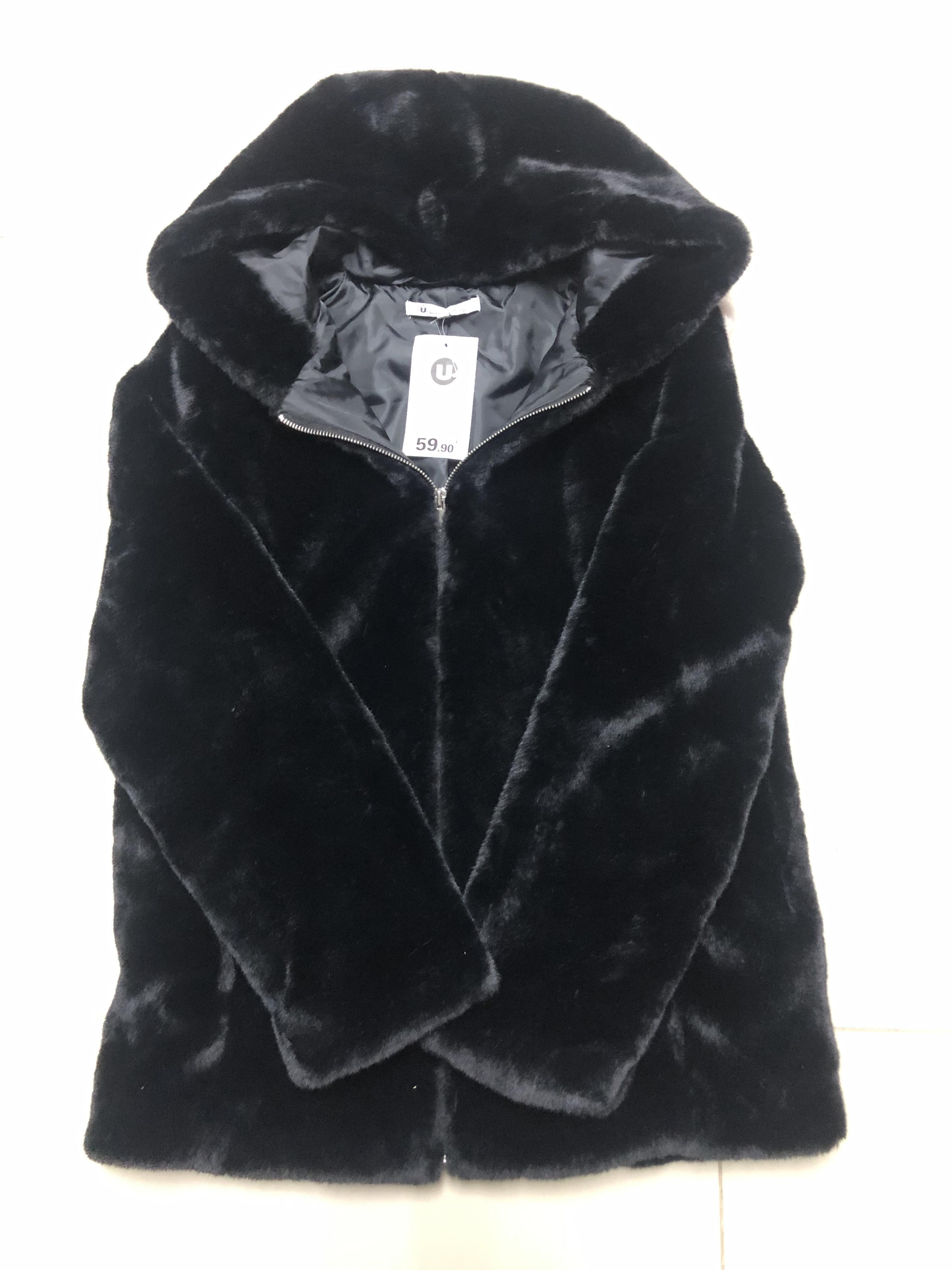 U collection เสื้อเฟอร์กันหนาว หมวกฮู้ด เสื้อขน Fluffy coat แบรนด์ u collection ดำ