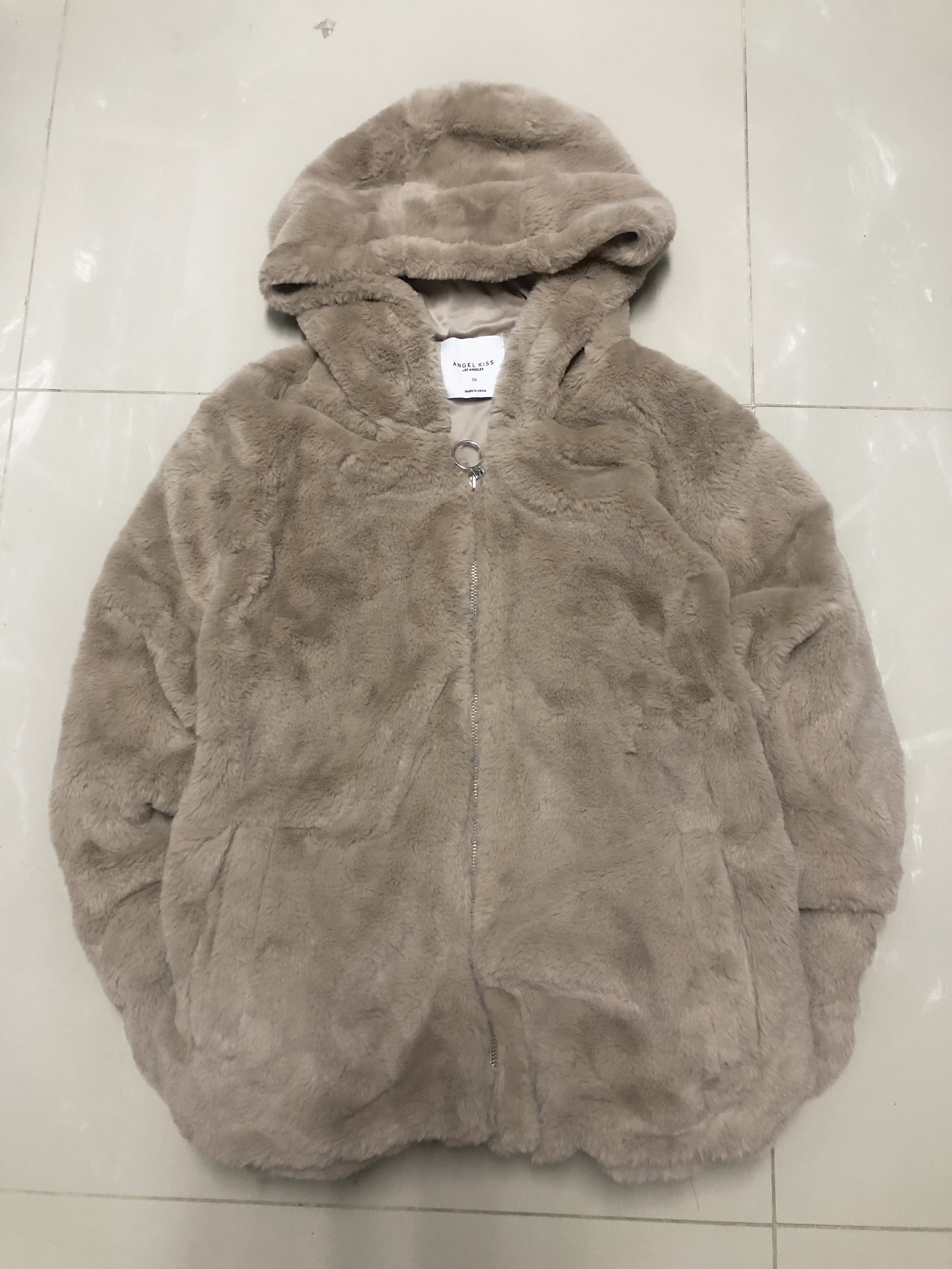 Angel kiss เสื้อเฟอร์กันหนาว หมวกฮู้ด เสื้อขน แบรนด์ ANGEL KISS (FLUFFY COAT) สำเนา น้ำตาลนู้ด