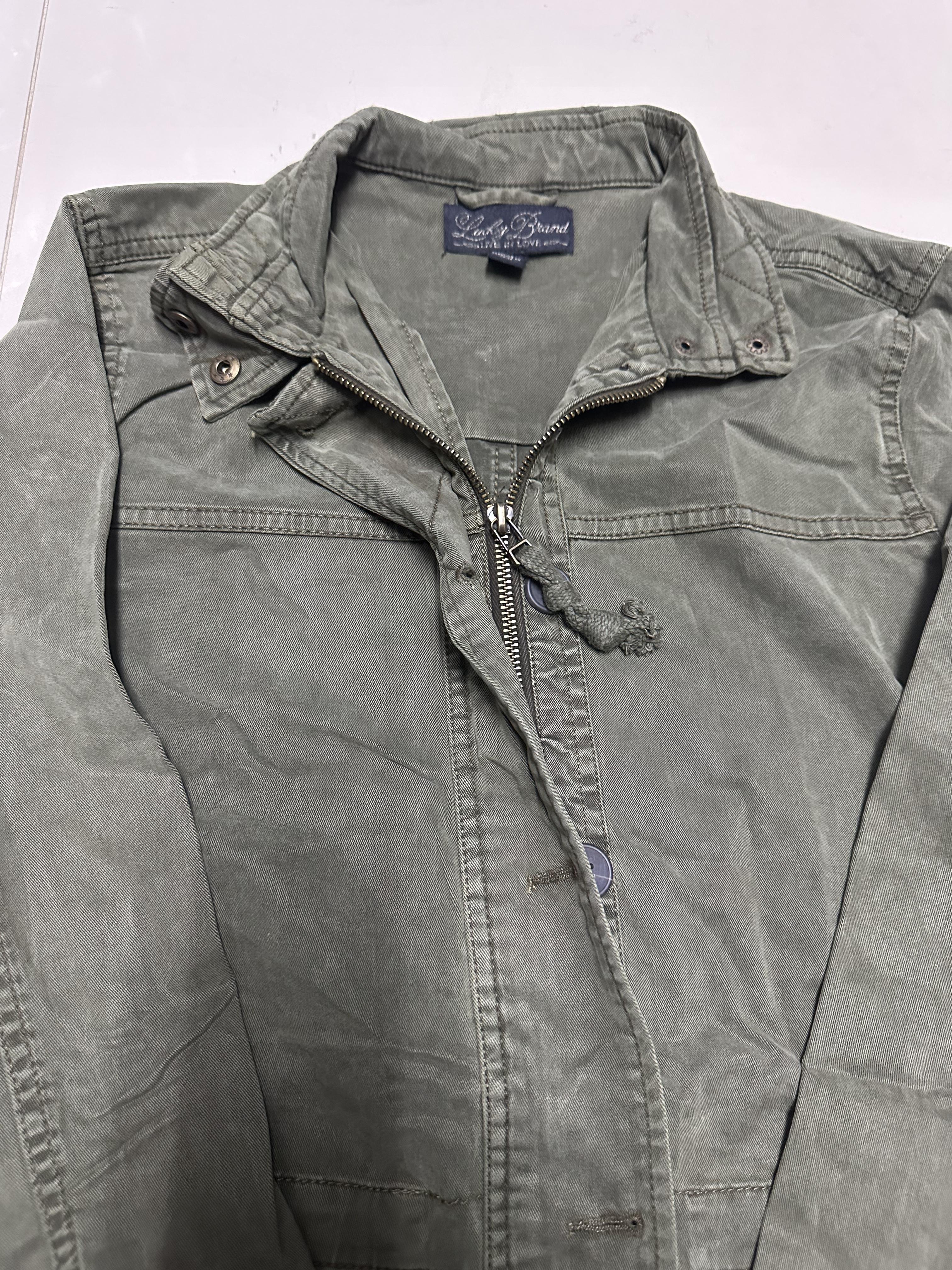 LUCKY BRAND เสื้อนอกเขียวทหาร เสื้อแจ็คเก็ต แนวทหาร แพทเทิน Lucky brandสวย เท่ห์ มาก แบรนด์ In extenso สำเนา เขียว