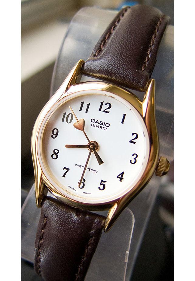 CASIO นาฬิกาคาสิโอ นาฬิกาข้อมือ นาฬิกากันน้ำ นาฬิกาของแท้ ประกันศูนย์ CMG 1 ปี รุ่น LTP-1094Q-7B5 นาฬิกาสีน้ำตาล