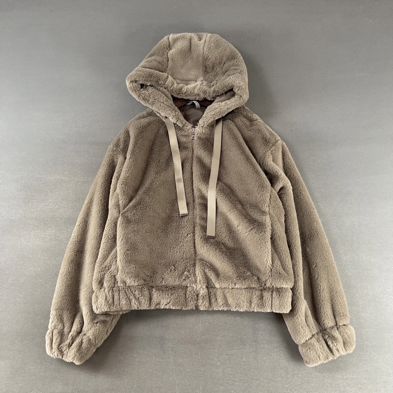 Page one เสื้อเฟอร์กันหนาว หมวกฮู้ด เสื้อขน Fluffy coat แบรนด์ page One ดำ