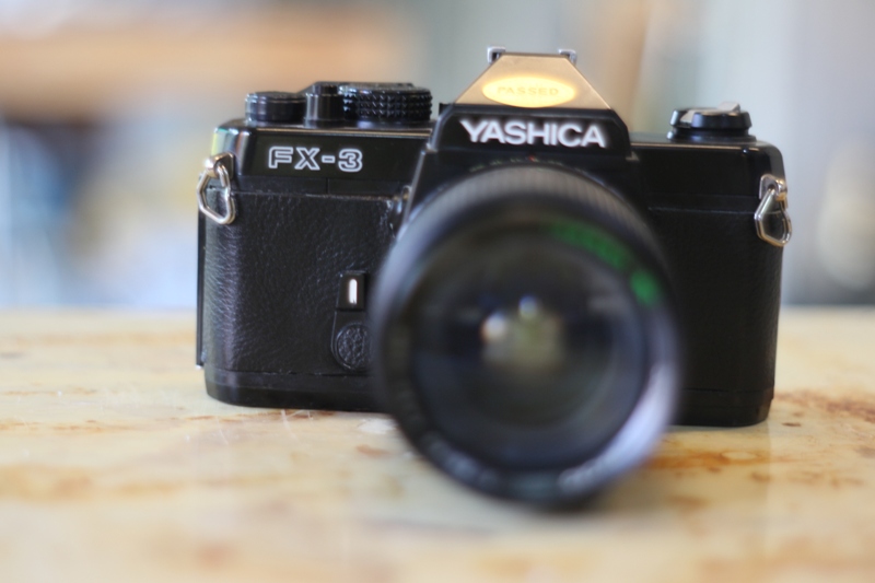 YASHICA FX-3 TOPMAN MC ZOOM/C-MACRO 35-70MM.F3.5-4.5