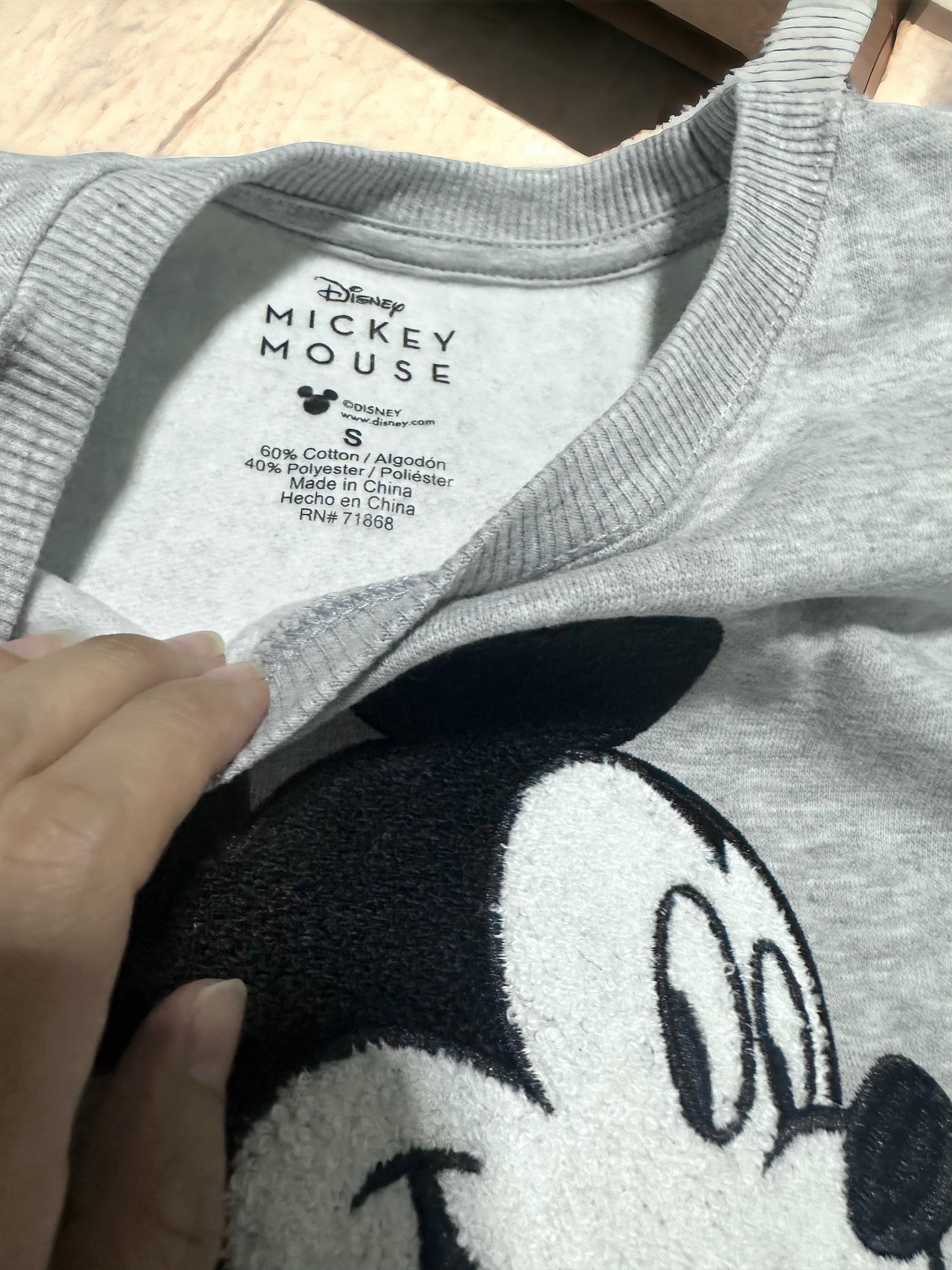 เสื้อฮู้ด วอร์ม สเวตเตอร์ Disney เสื้อมิคกี้ mickey Vintage แขนยาว สีดำ ลายการ์ตูนมิคกี้ งาน DISNEYงานสวย มาก สำเนา สำเนา สำเนา สำเนา สำเนา สำเนา สำเนา ดำ