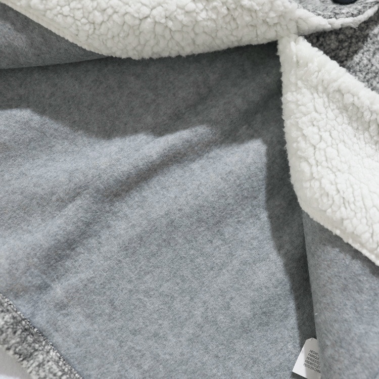 Pull&bear เสื้อโค้ท เสื้อกันหนาว เนื้อผ้าไหมพรม สีเทาอ่อน แบรนด์ Pull&bear เทาอ่อน