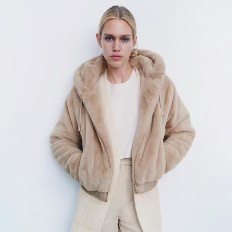 Page one เสื้อเฟอร์กันหนาว หมวกฮู้ด เสื้อขน Fluffy coat แบรนด์ page One ดำ