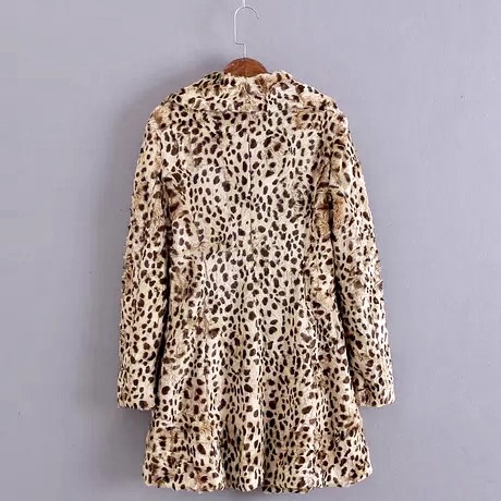 Etam เสื้อโค้ท แต่งขน ลายเสือดาว สีเหลืองนูททอง โค้ทยาว แต่ชงขนหนานุ่ม เนื้อละเอียด ลายเสือดาว สวย หรู งานแบรนด์เนมหรู ETAM จากฝรั่งเศส แท้100% คะ Size S ลายเสือ