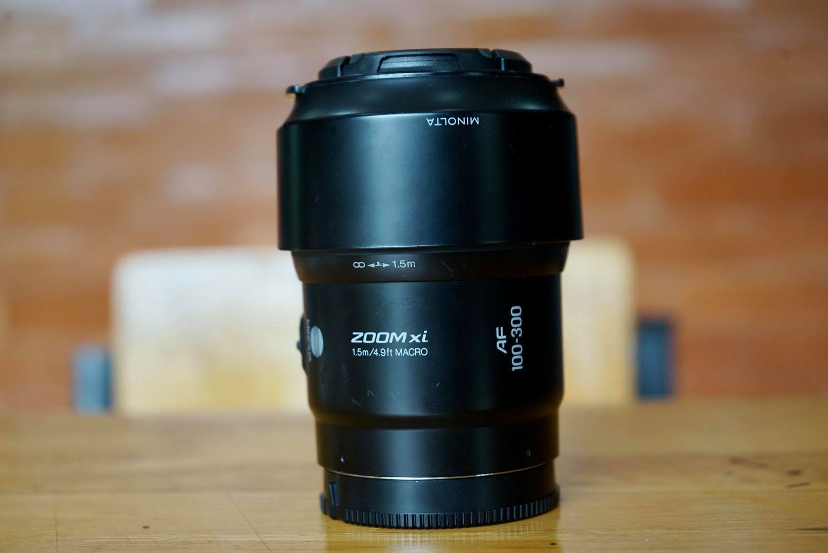 MINOLTA AF ZOOM XI 100-300MM.F4.5(32)-5.6