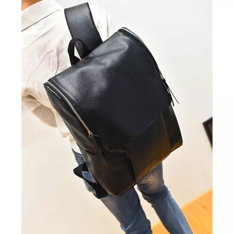 กีะเป๋าโน๊ตบุ๊ค กระเป๋าเป้ สะพายหลัง กระเป๋า หนังสีดำ size :กว้าง29xสูง42xหนา11cm