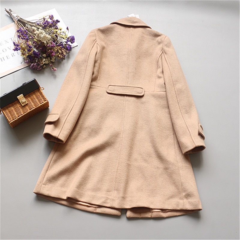 Freesia เสื้อโค้ท เสื้อกันหนาว เนื้อผ้าสักหลาดวูล สีนู้ดกากี แต่งกระดุมแถบ สองแถว แบรนด์ Freesia สำเนา สำเนา นู้ดกากี