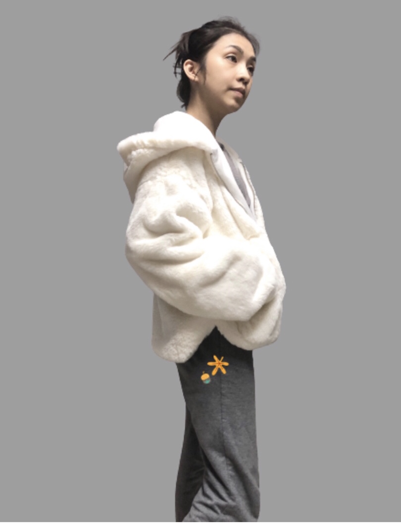 Forever21 เสื้อเฟอร์กันหนาว หมวกฮู้ด เสื้อขน แบรนด์ forever21 (FLUFFY COAT) ขาว