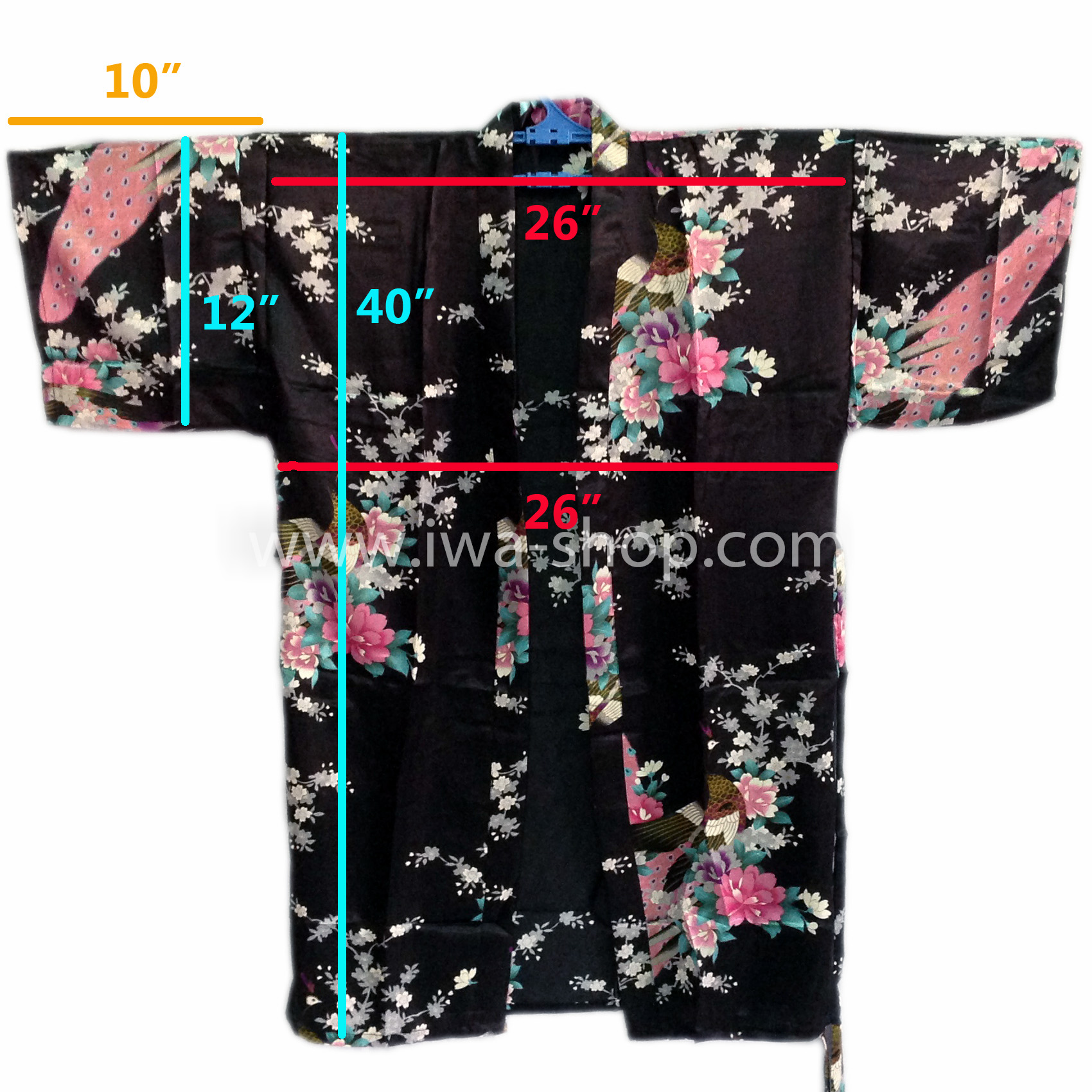 เสื้อคลุมกิโมโน ลายนกยูง ดำ ชุดกิโมโน ชุดนอนผ้าซาติน เสื้อคลุมอาบน้ํา เสื้อคลุมชุดนอน ชุดนอนผ้าแพร ชุดนอนสบายๆ ชุดนอนผ้าซาตินคนอ้วน ชุดนอนผู้ใหญ่ ชุดอยู่บ้านคุณแม่
