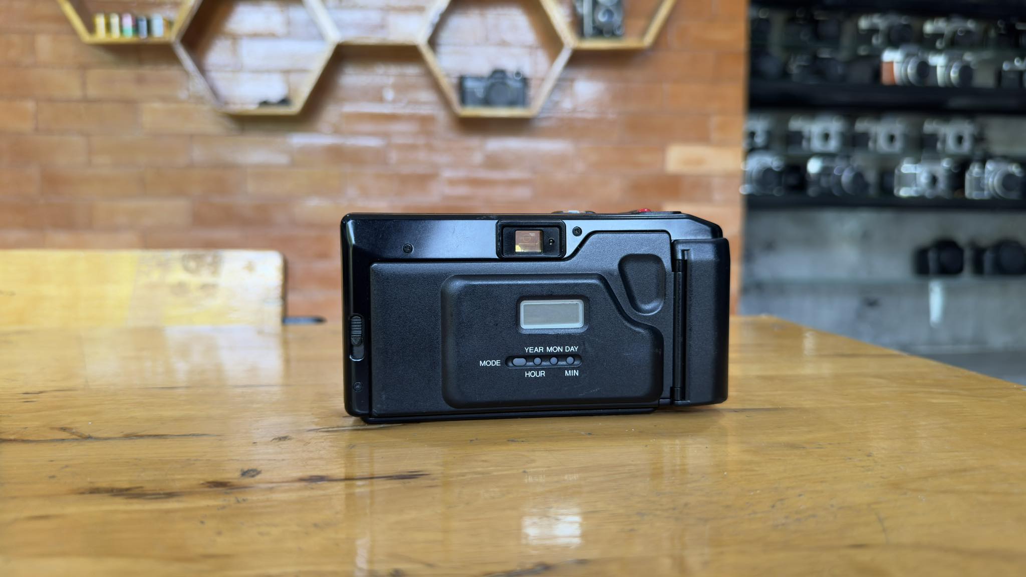 MINOLTA MAC-DUAL QUARTZ DATE