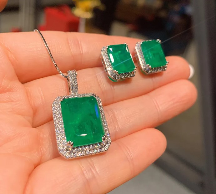 ชุด ต่างหู พร้อมสร้อย หินมรกต สีเขียว ล้อมเพชร CZ 5A ชุดสร้อยคอมรกต ออกงาน 835338