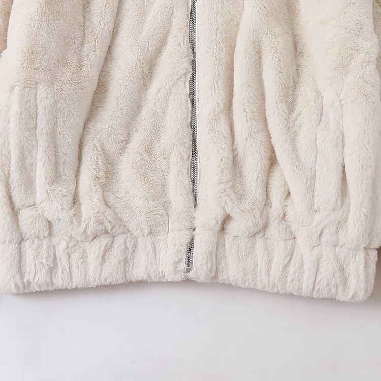 Cali 1985 เสื้อเฟอร์กันหนาว หมวกฮู้ด เสื้อขน (FLUFFY COAT) สีครีม แบรนด์ CALI 1985 Los Angeles ขาว