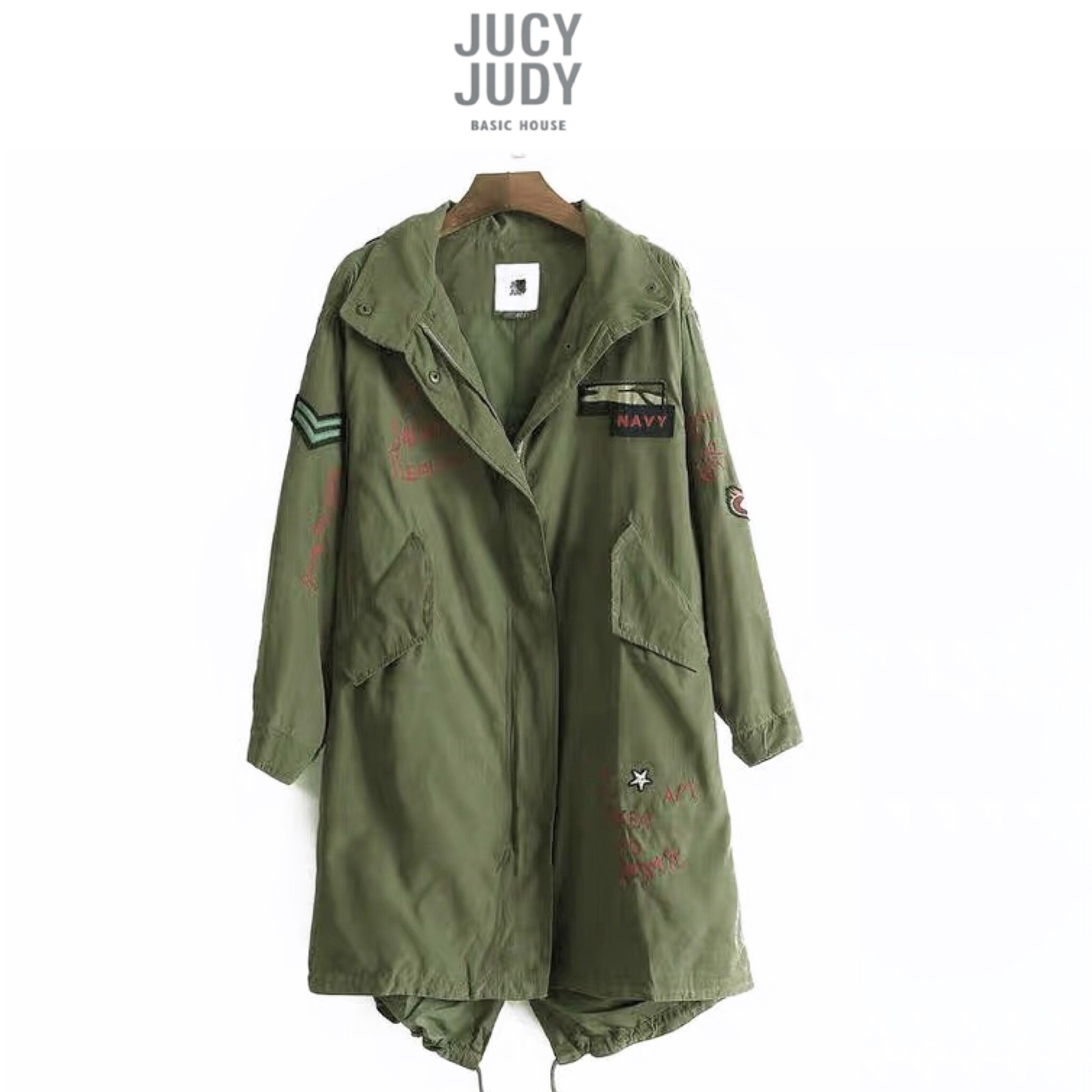 Jucy Judy เสื้อฮู้ดทหาร เสื้อคลุม สีเขียวทหาร เสื้อปาร์กา เสื้อ นอกเขียวทหาร งาน JUCY JUDY (Korea) (หมวกฮู้ดพับเก็บได่คะ) เขียว