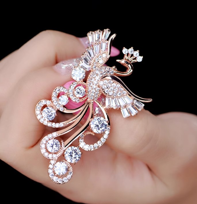 เข็มกลัดเพชร CZ 5A เข็มกลัดนกยูง รำแพน ฝังเพชร สีเงิน ทอง Rose gold ติดเสื้อ ออกงานหรู สวยงาม 668989