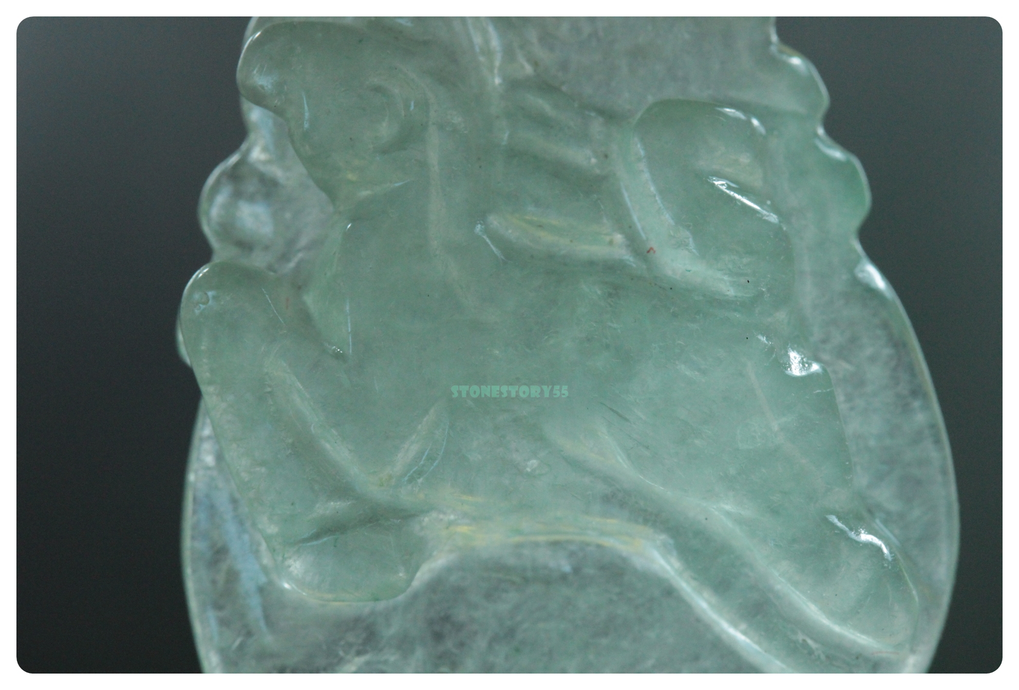 (ขายแล้ว)หยกน้ำแข็งแกะสลักรูปม้า icejade