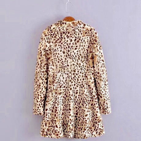 Etam เสื้อโค้ท แต่งขน ลายเสือดาว สีเหลืองนูททอง โค้ทยาว เนื้อขนละเอียดนุ่ม ลายเสือดาว สวย หรู งานแบรนด์เนมหรู ETAM จากฝรั่งเศส แท้100% คะ Size S สำเนา ลายเสือ