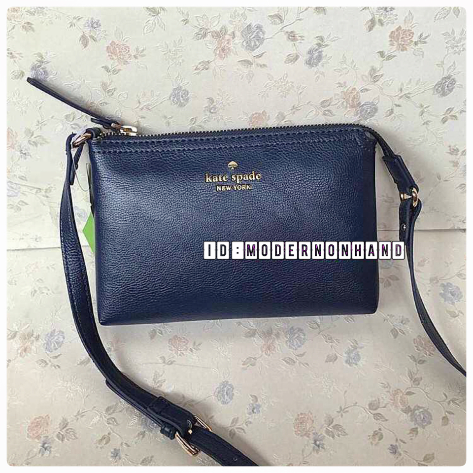กระเป๋า หนังสะพายข้าง KATE SPADE สีกรมหนังเนื้อละเอียด หรู งานแบรนด์เนมแท้ 100% คะ
