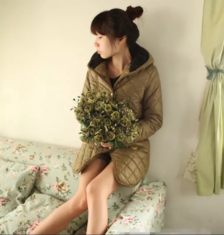 เสื้อโค้ท เสื้อกันหนาว บุนวมอุ่น หมวกฮูท สี เขียวขี้ม้า สวยเท่ห์ แนวๆคะ Size S/M เขียว