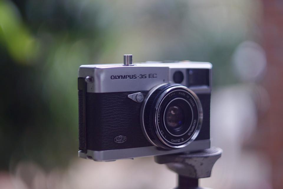 OLYMPUS 35 EC OLYMPUS E. ZUIKO 42MM. F2.8