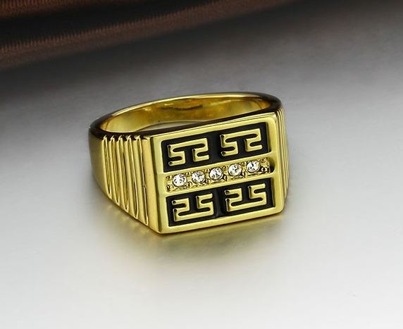 แหวนผู้ชาย แหวนทอง 18 K ออกแบบ หน้าแหวน สี่เหลี่ยม ลายแบบ อียิปต์ ติดเพชร เรียง 5 เม็ด แหวนผู้ชาย สวย ๆ ใส่ไปงาน 508935