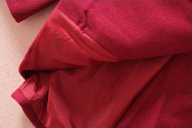 เสื้อคลุม เสื้อกันหนาว แต่งคอปกเก๋ๆ เนื้อผ้าสักหลาดสีแดง แบรนด์ดังASOS จากUK ทรงสวยหรูมากคะ Free Size (M)