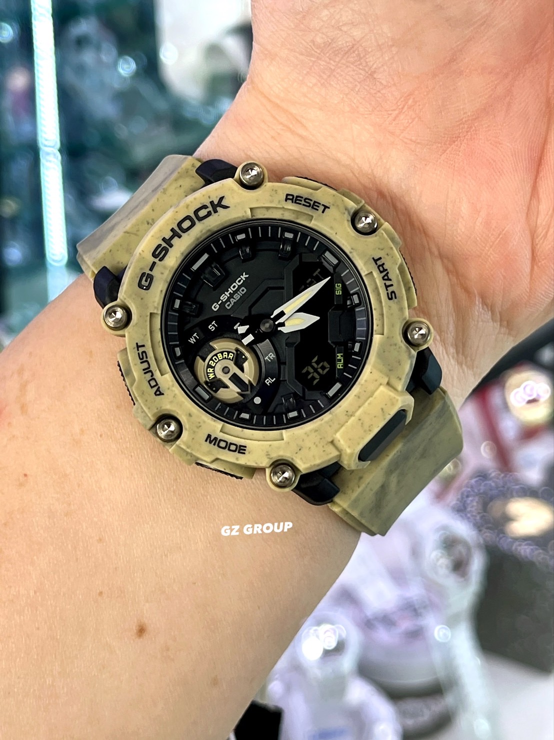 CASIO G-SHOCK นาฬิกาข้อมือ นาฬิกากันน้ำ นาฬิกาของแท้ ประกันศูนย์ CMG 1 ปี รุ่น GA-2200SL-5A นาฬิกาสีน้ำตาล