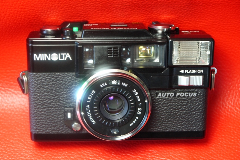 MINOLTA HI-MATIC DATE+MINOLTA LENS 38MM.F2.8