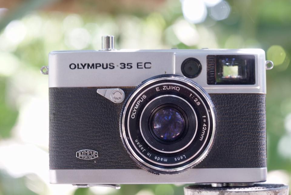 OLYMPUS 35 EC OLYMPUS E. ZUIKO 42MM. F2.8