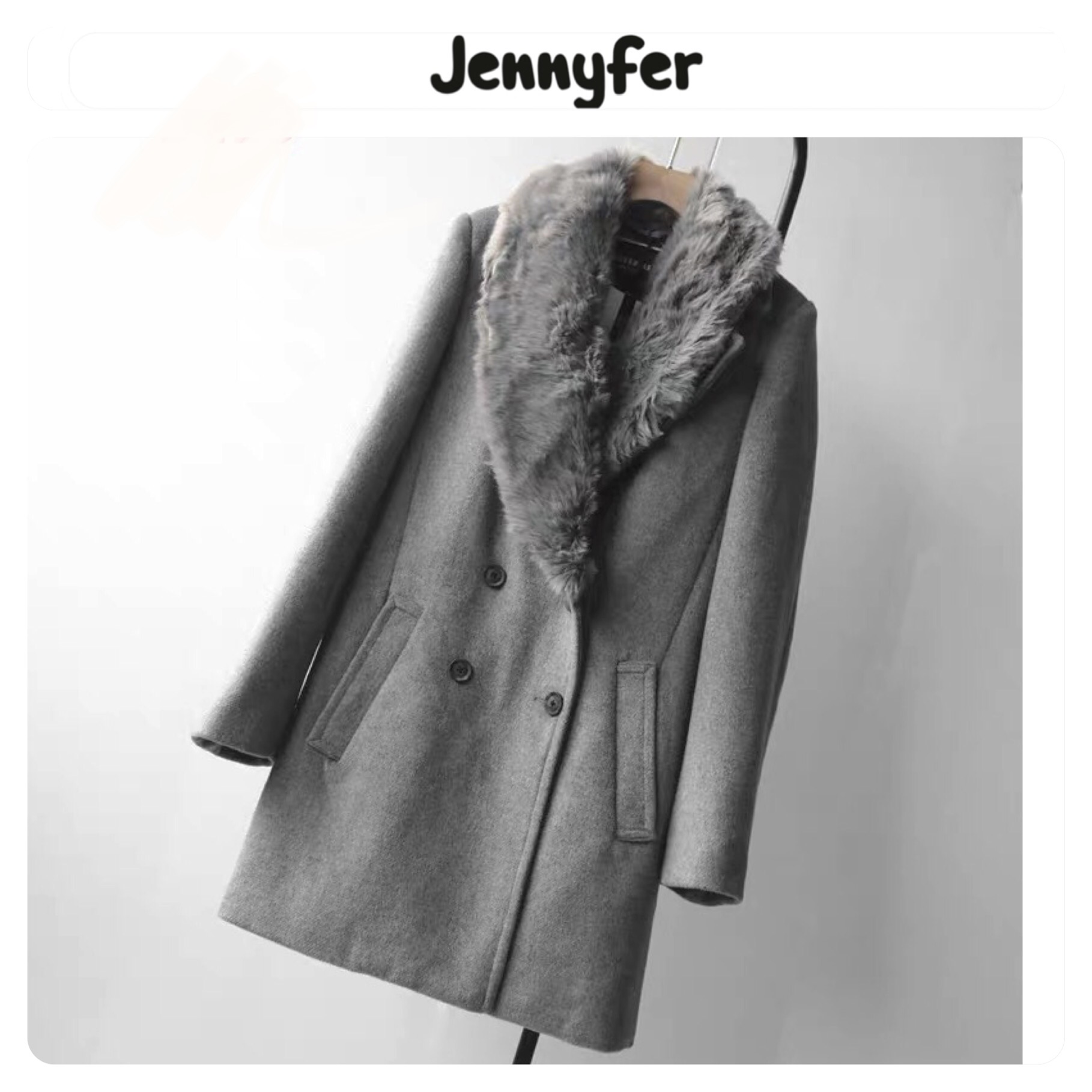 JENNYFER เสื้อโค้ท เสื้อกันหนาว เนื้อผ้าสักหลาดวูล สีเทา แบรนด์ JENNYFER แต่งคอปกเฟอร์(เฟอร์ถอดได้ค่ะ) สำเนา เทา
