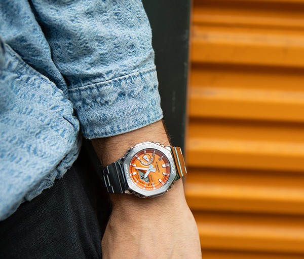 CASIO G-SHOCK นาฬิกาข้อมือ นาฬิกากันน้ำ นาฬิกาของแท้ ประกันศูนย์ CMG 1 ปี รุ่น GM-2110D-4A นาฬิกาสีเงิน