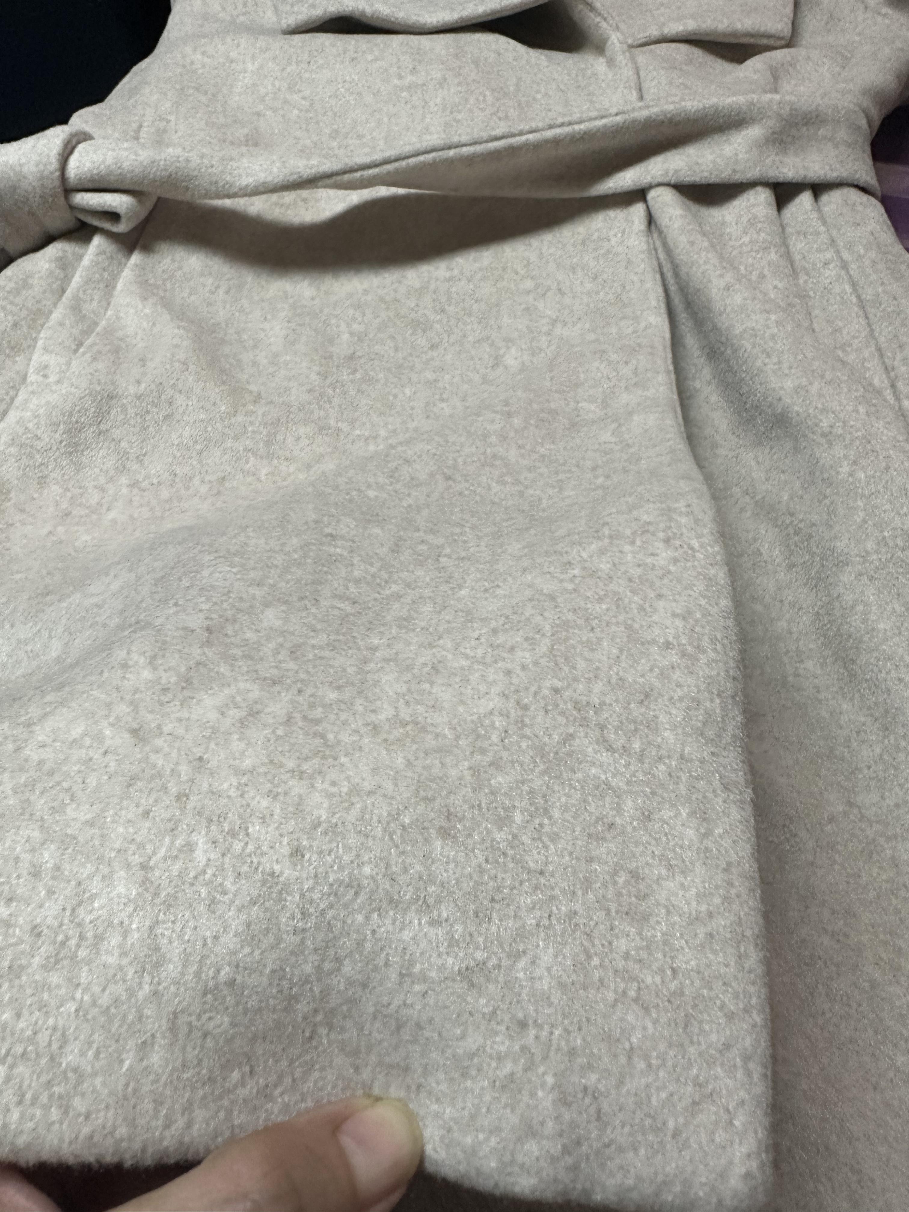 เสื้อโค้ท เสื้อกันหนาว เนื้อผ้าสักหลาดวูล สีเบจอ่อน แบรนด์ RESERVED