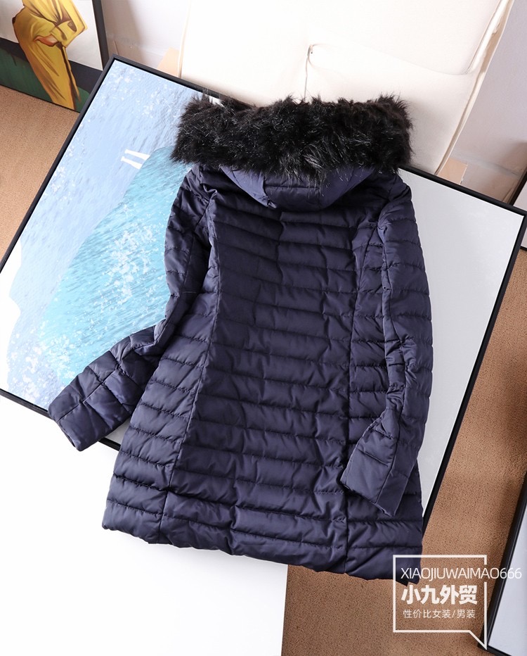 ARMANI เสื้อกันหนาว เสื้อฮู้ดเฟอร์ บุนวมอุ่น แบรนด์ ARMANI(ฮู้ดถอดได้ค่ะ) ดำ