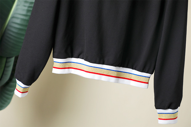 เสื้อแจ็คเก็ต เสื้อคลุม เสื้อวอร์มสีดำ ปักดอก ปลายแขนจั๊ม ดำ