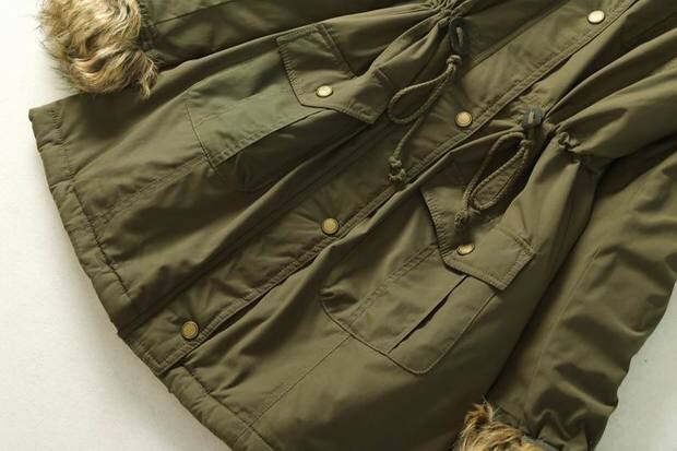 เสื้อกันหนาว โค้ทกันหนาว สีเขียวทหาร แบรนด์เนม ดัง ญี่ปุ่น L'espoir แท้100% แต่งขนเฟอร์ ปลายหมวก/แขน (เฟอร์ถอดได้ทุกจุด) บุนวมอุ่นด้านใน สวย เท่ห์ แนว ๆคะ SIze XL