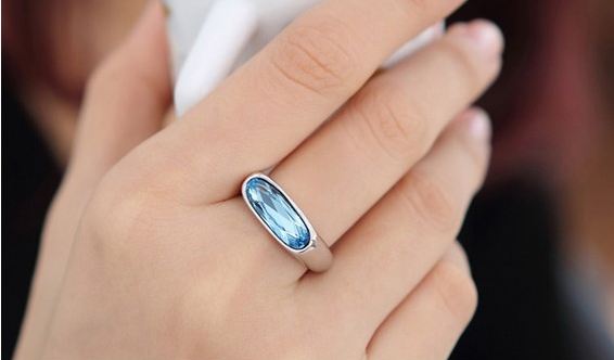 แหวนเงิน ฝัง คริสตัลแท้ สวารอฟสกี้ Austrian Crystal แนวยาว แบบสวย คลาสสิค คริสตัล ฟ้า ชมพู ทับทิม และ สีเหลือง ใส่ออกงาน 758874