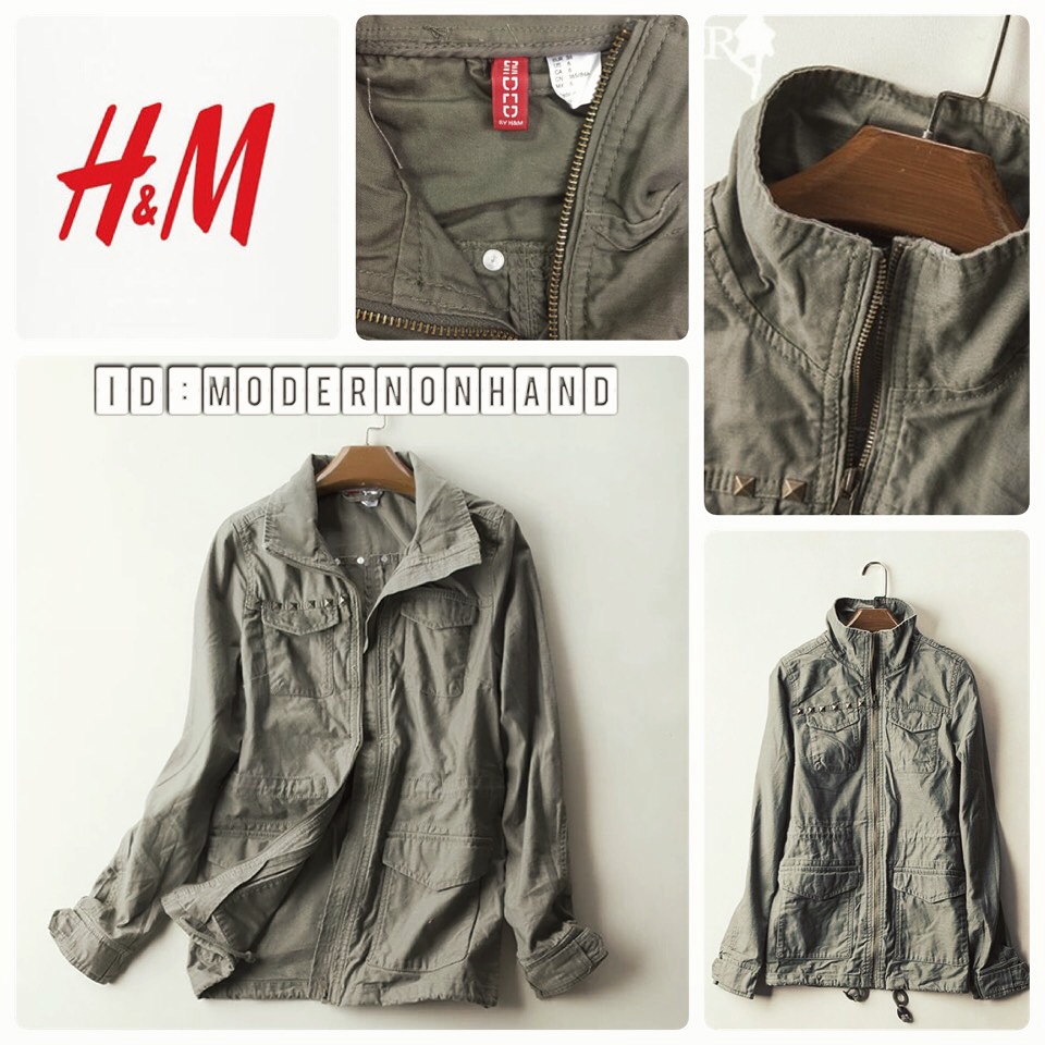 H&m เสื้อคลุม เสื้อนอก สีเขียวทหาร แบรนด์เนม H&M แต่งปักหมุดทอง เล็กๆช่วงอก งานแบรนด์เนม สวยเท่ห์มากคะ Size S/M/L/XL
