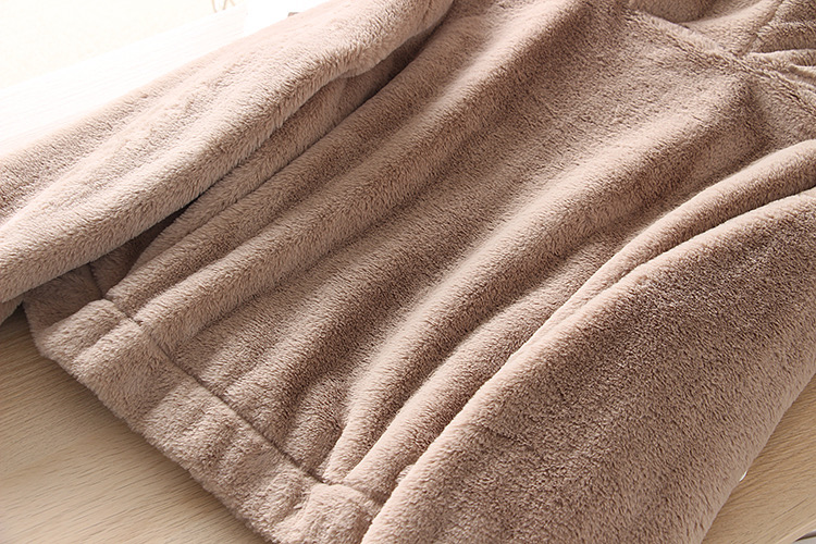Page one เสื้อเฟอร์กันหนาว หมวกฮู้ด เสื้อขน Fluffy coat แบรนด์ page One ดำ