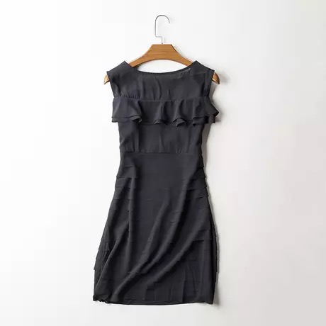 เดรสดำ แต่งผ้าชีฟอง เว้าไหล่ เนื้อผ้าสวยหรู งานยุโรปคะ size M/L
