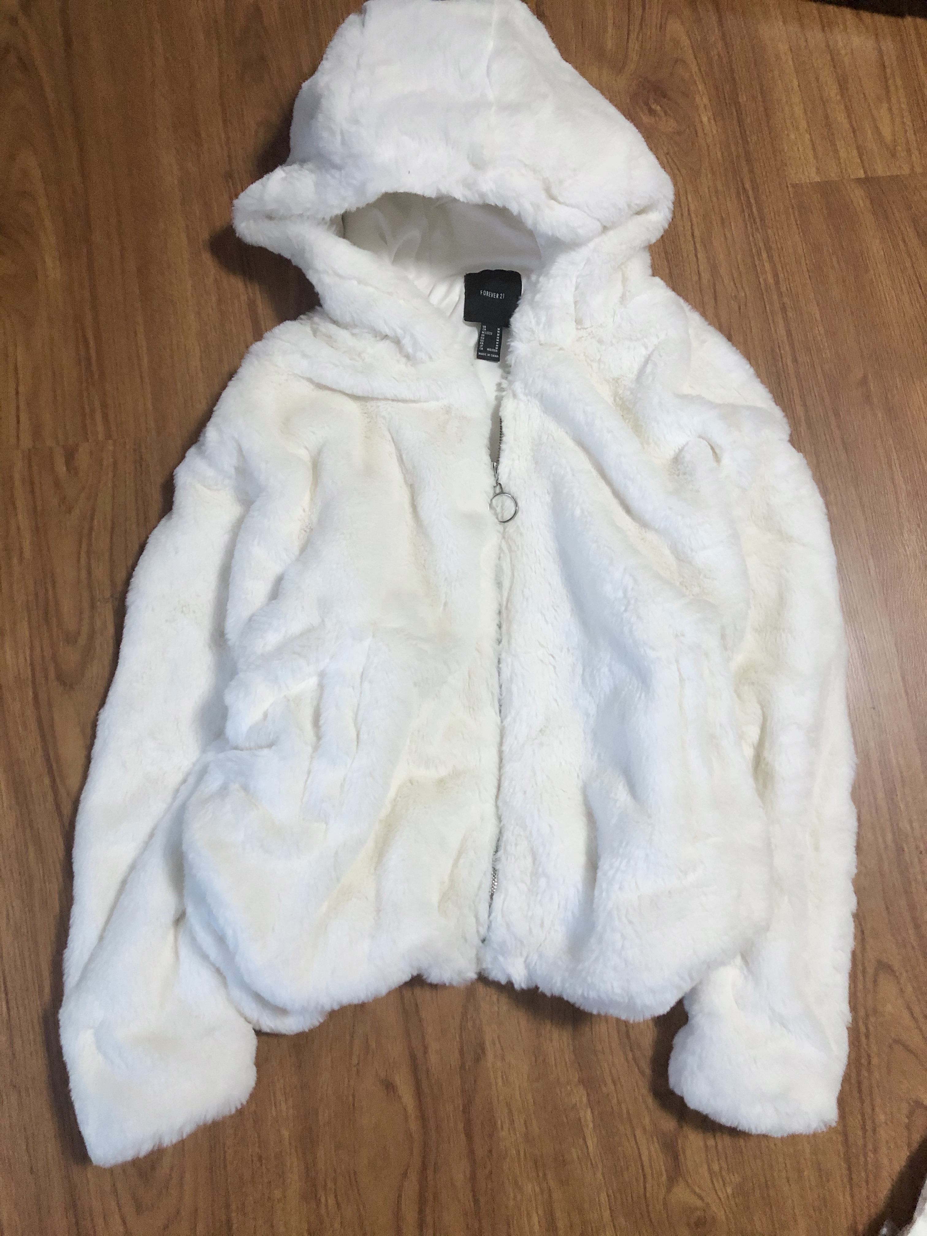 Forever21 เสื้อเฟอร์กันหนาว หมวกฮู้ด เสื้อขน แบรนด์ forever21 (FLUFFY COAT) ขาว