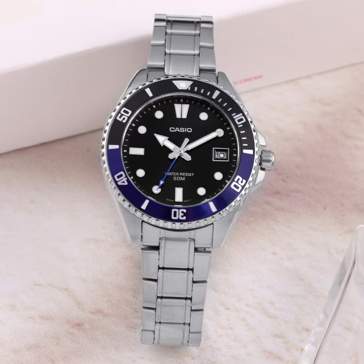 CASIO นาฬิกาคาสิโอ นาฬิกาข้อมือ นาฬิกากันน้ำ นาฬิกาของแท้ ประกันศูนย์ CMG 1 ปี รุ่น MDV-10D-1A2 นาฬิกาสีเงิน