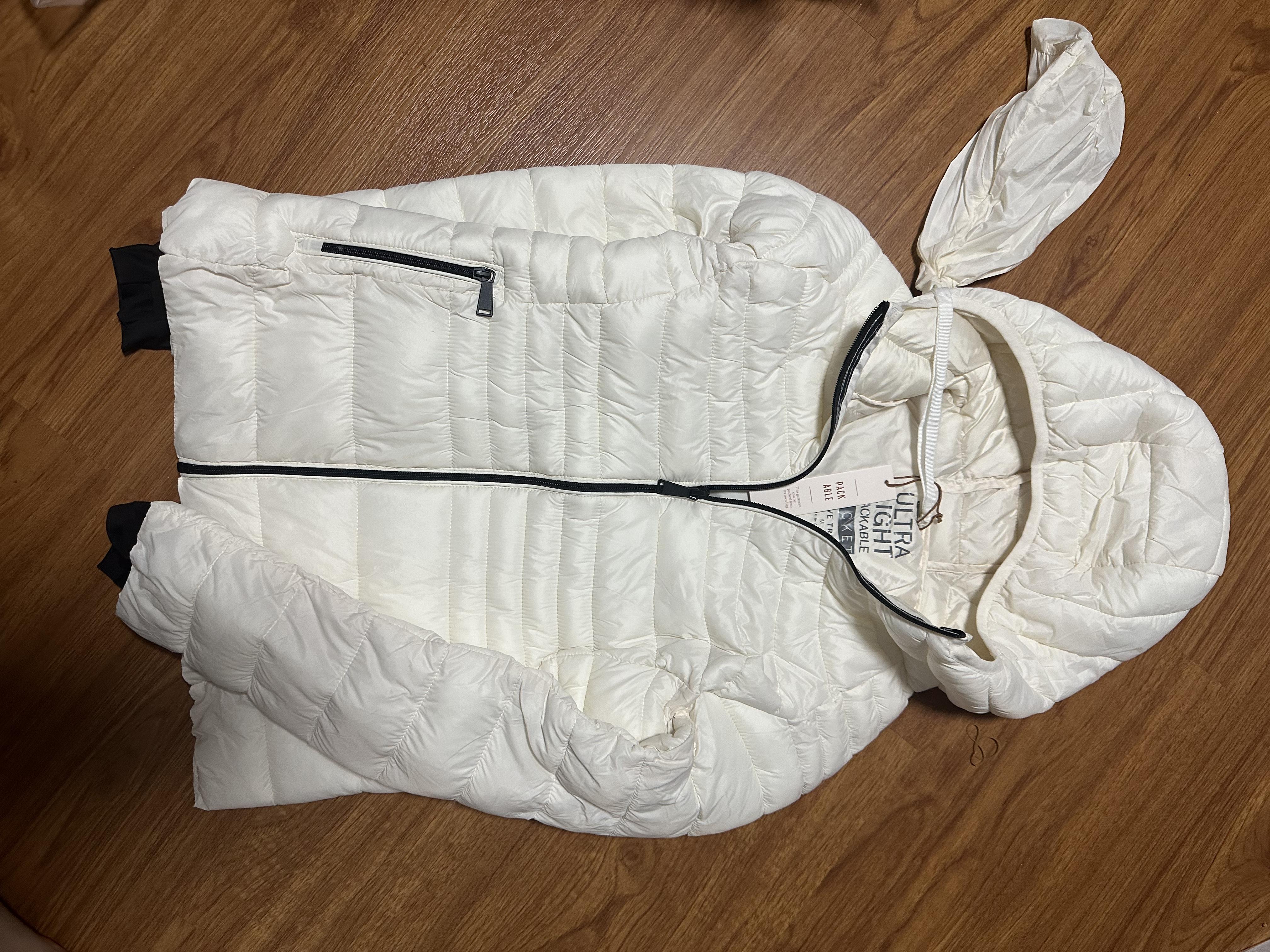 Love tree เสื้อกันหนาว บุนวมอุ่น แบรนด์ LOVE TREE ultra light packable (Padded puffer coat สำเนา สำเนา สำเนา