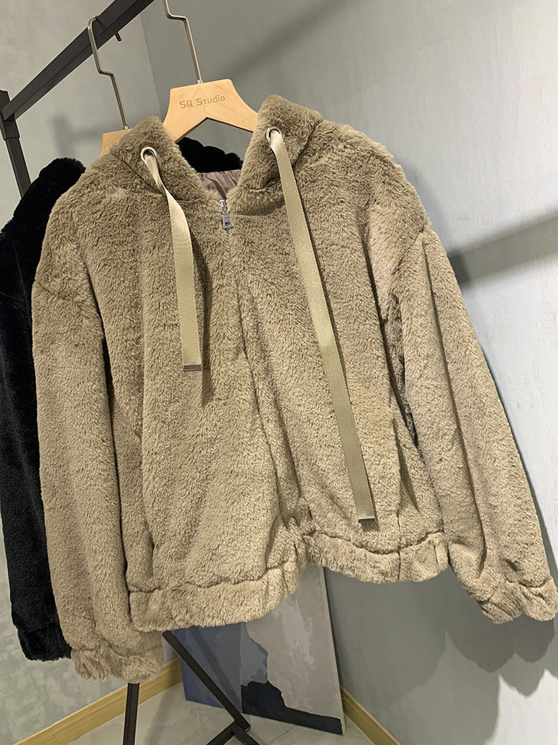 Page one เสื้อเฟอร์กันหนาว หมวกฮู้ด เสื้อขน Fluffy coat แบรนด์ page One ดำ