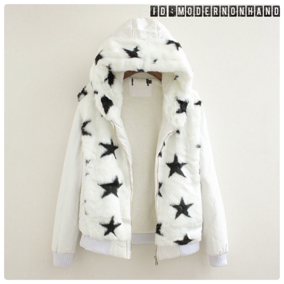 เสื้อกันหนาวแต่งขนลายดาว ติดหมวกฮูท แขนหนัง สวย อุ่น หรู มากๆคะ