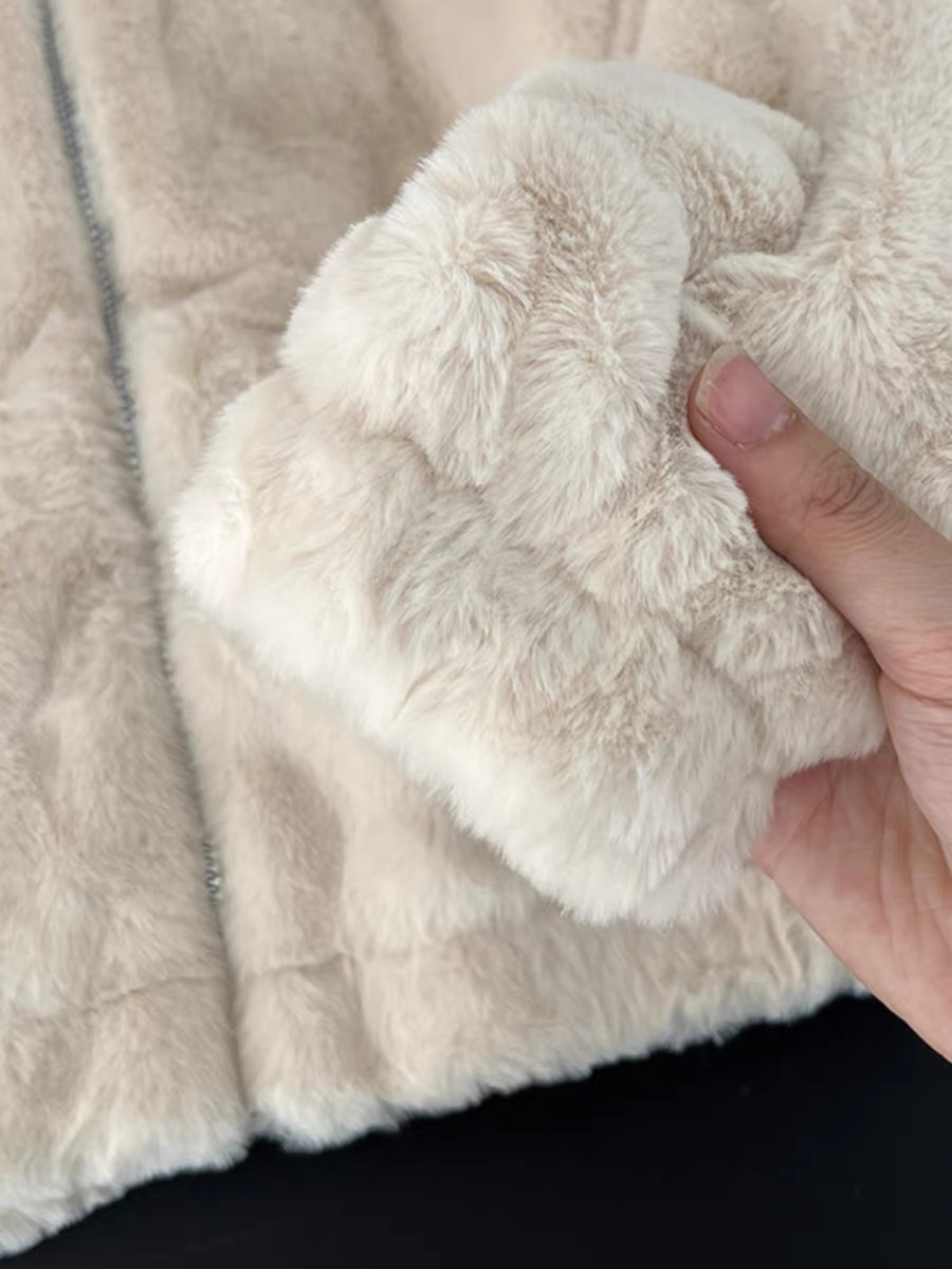 Page one เสื้อเฟอร์กันหนาว หมวกฮู้ด เสื้อขน Fluffy coat แบรนด์ page One สำเนา ดำ